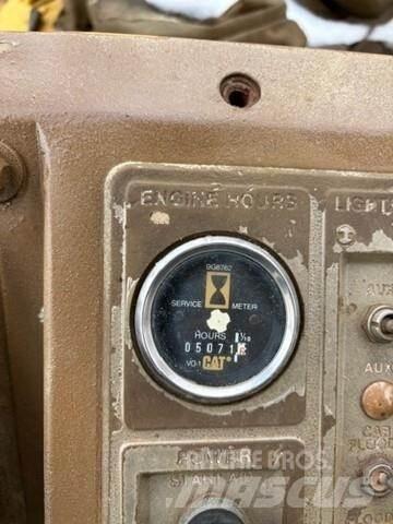 CAT 815B 廢棄物壓實機