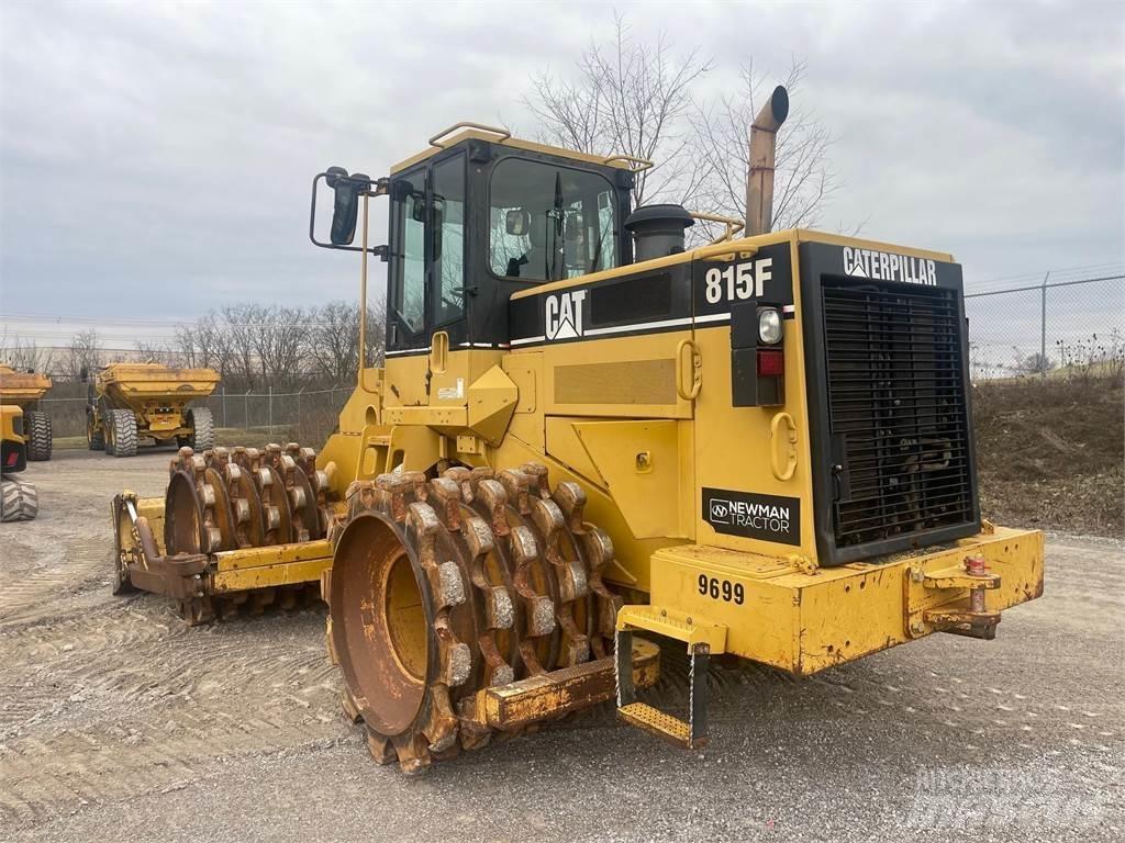 CAT 815F 廢棄物壓實機