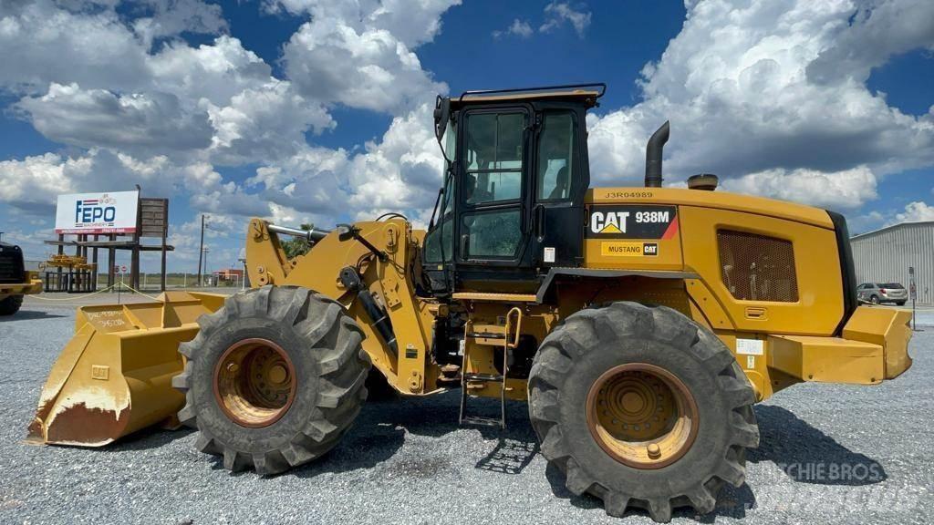 CAT 938M 輪胎式裝載機