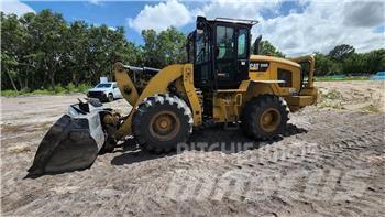 CAT 938M 輪胎式裝載機