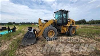 CAT 938M 輪胎式裝載機