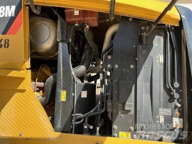 CAT 938M 輪胎式裝載機