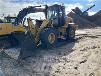 CAT 938M 輪胎式裝載機