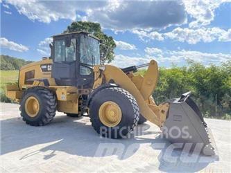 CAT 938M 輪胎式裝載機