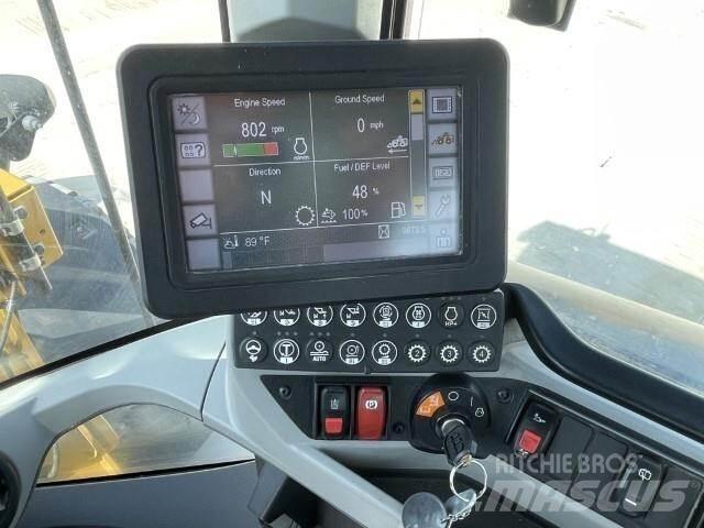 CAT 938M 輪胎式裝載機