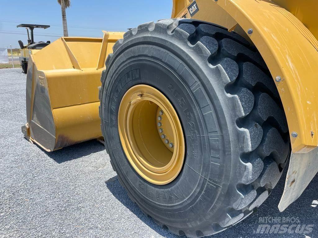 CAT 972M 輪胎式裝載機
