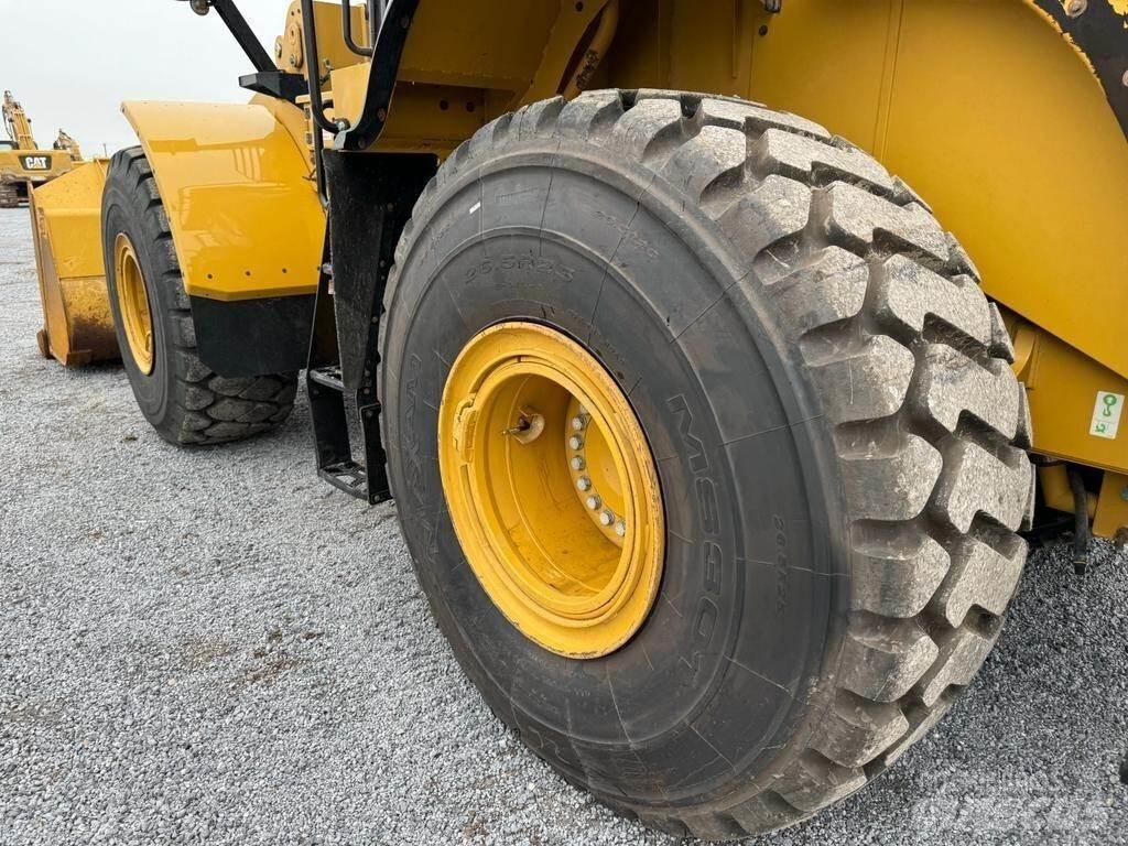 CAT 972M 輪胎式裝載機
