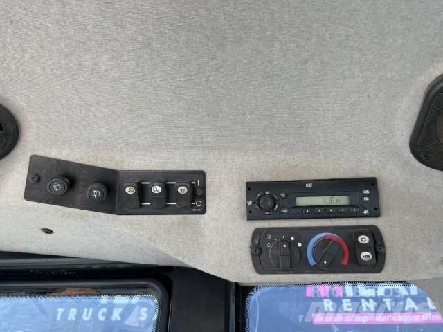 CAT 973D 推土機
