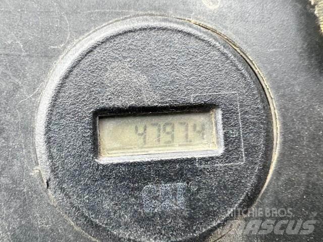 CAT CP-563C 廢棄物壓實機