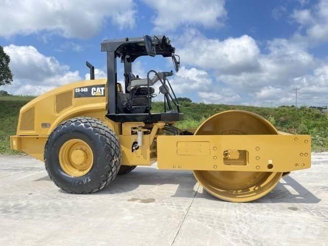 CAT CS54B 雙輪滾壓機