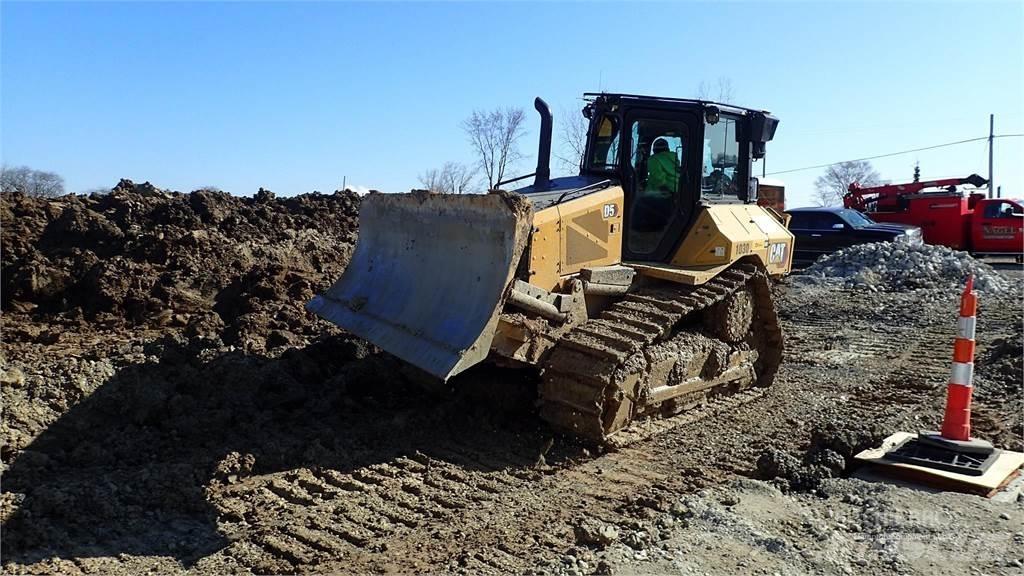 CAT D5 履帶推土機