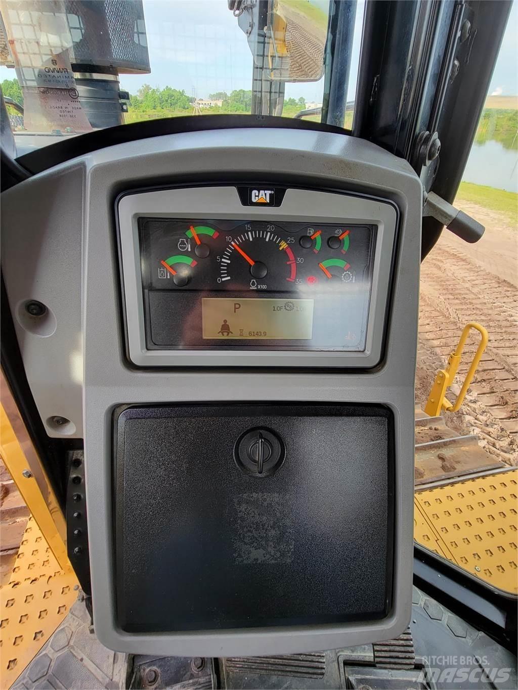 CAT D8T 履帶推土機