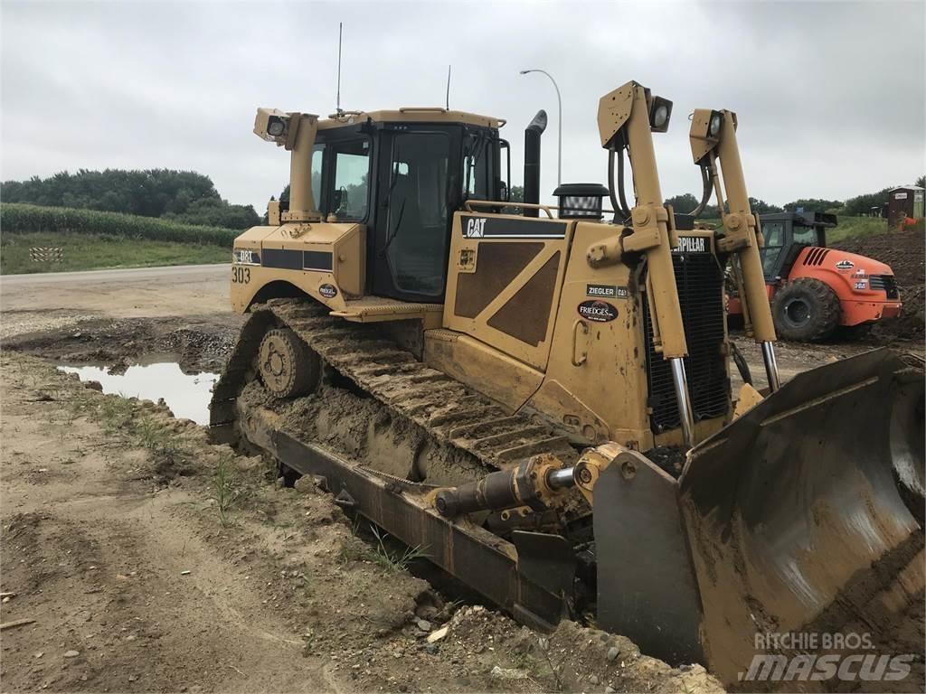 CAT D8T 履帶推土機