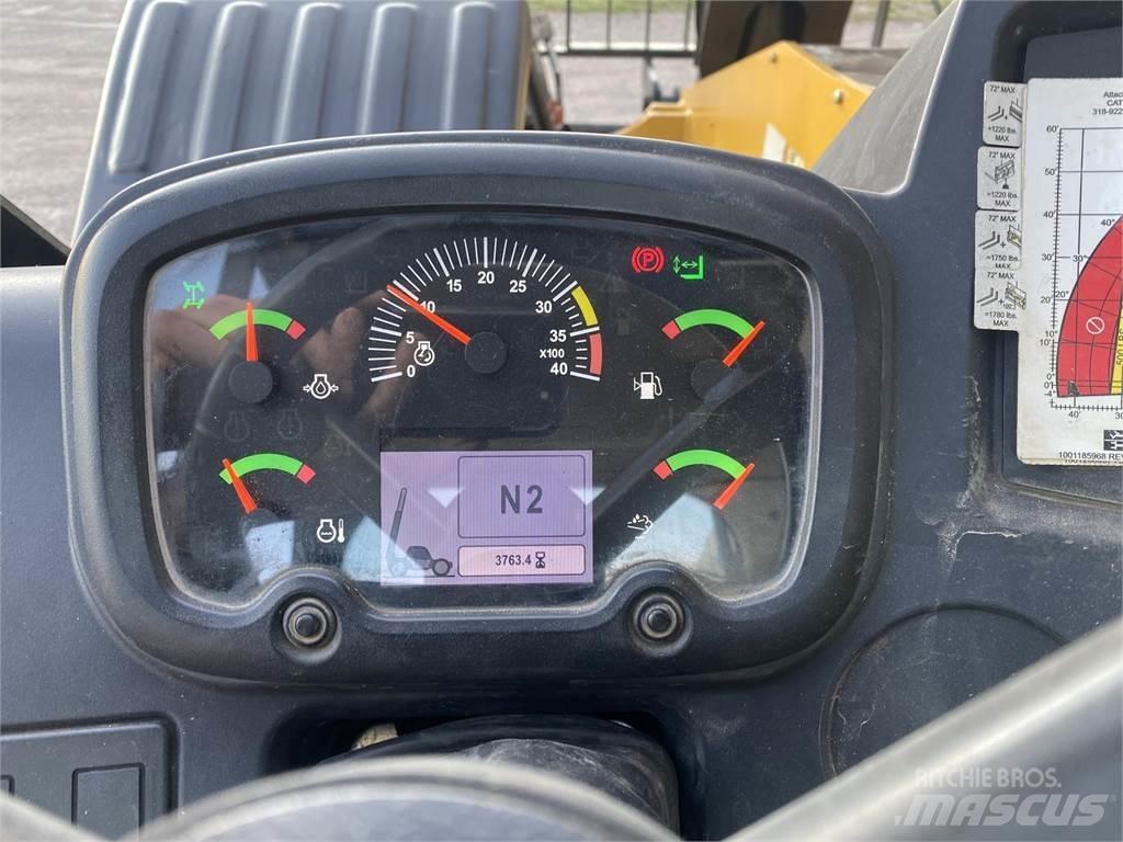 CAT TL1255D 伸縮臂操作車