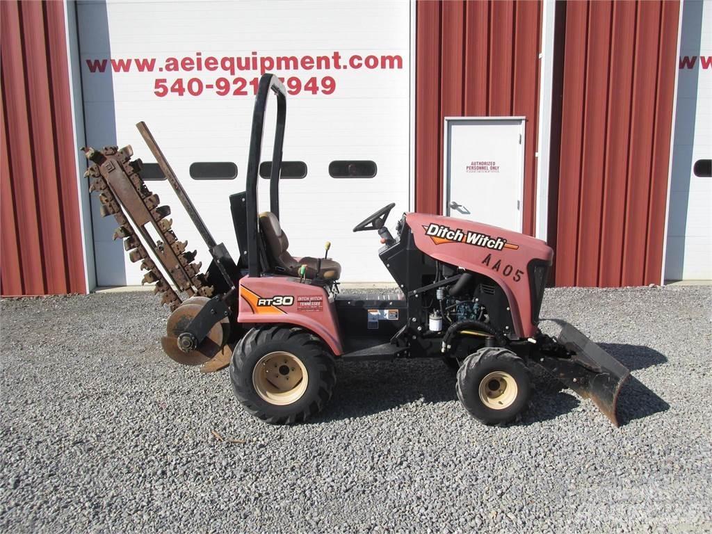 Ditch Witch RT30 掘溝機