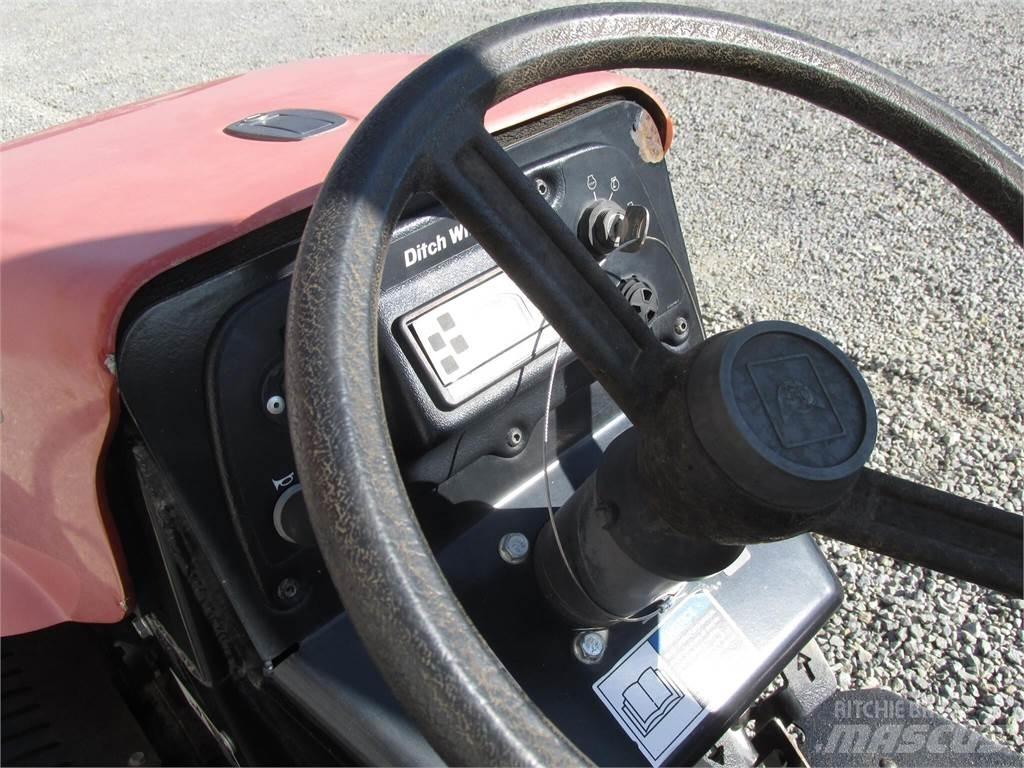 Ditch Witch RT30 掘溝機