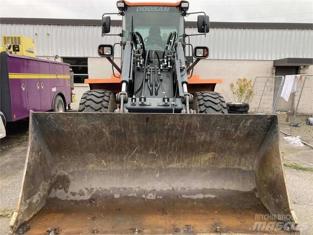 Doosan DL200TC-5 輪胎式裝載機