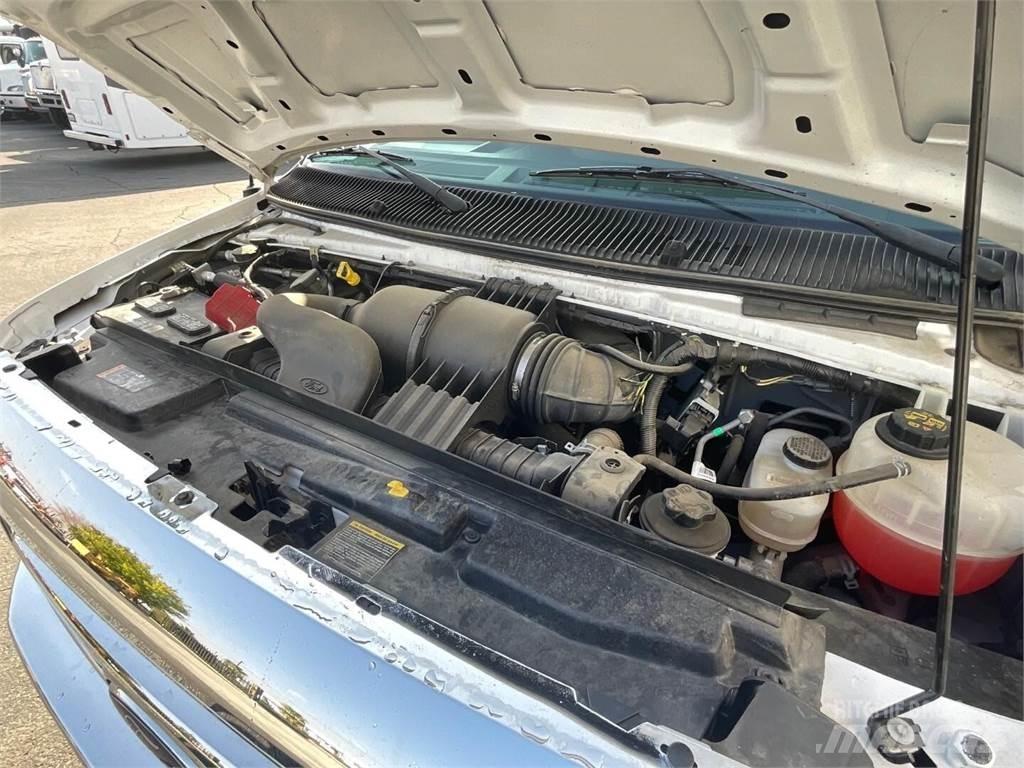 Ford E450 都市/通用型車輛