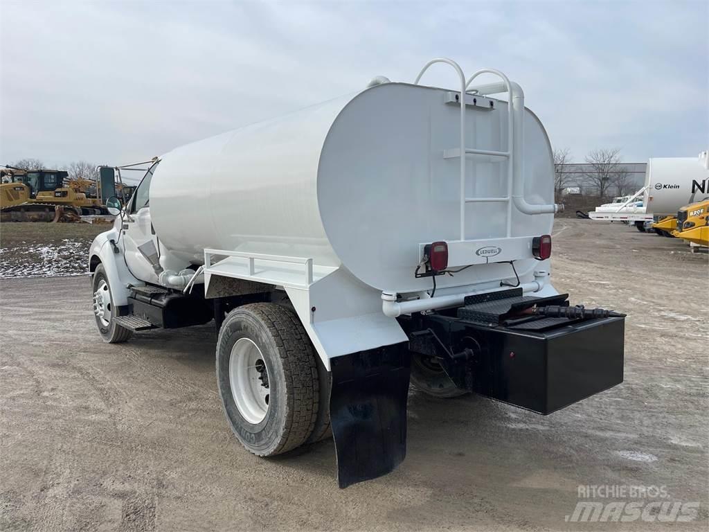 Ford F650 水車
