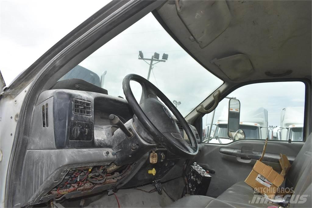 Ford F750 運油車