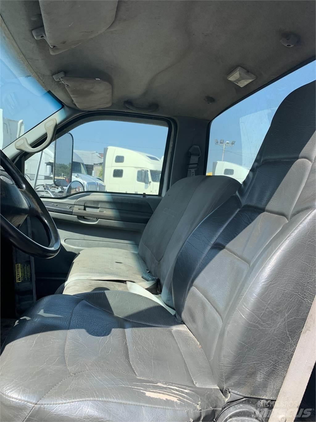 Ford F750 起重機卡車