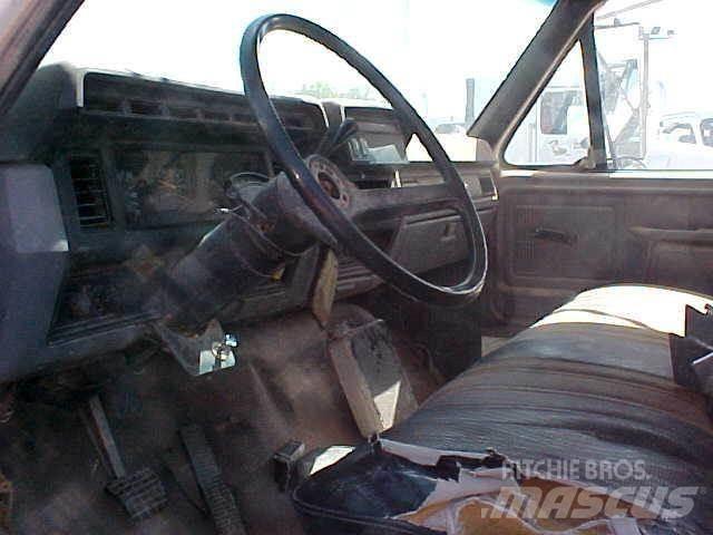 Ford F800 都市/通用型車輛