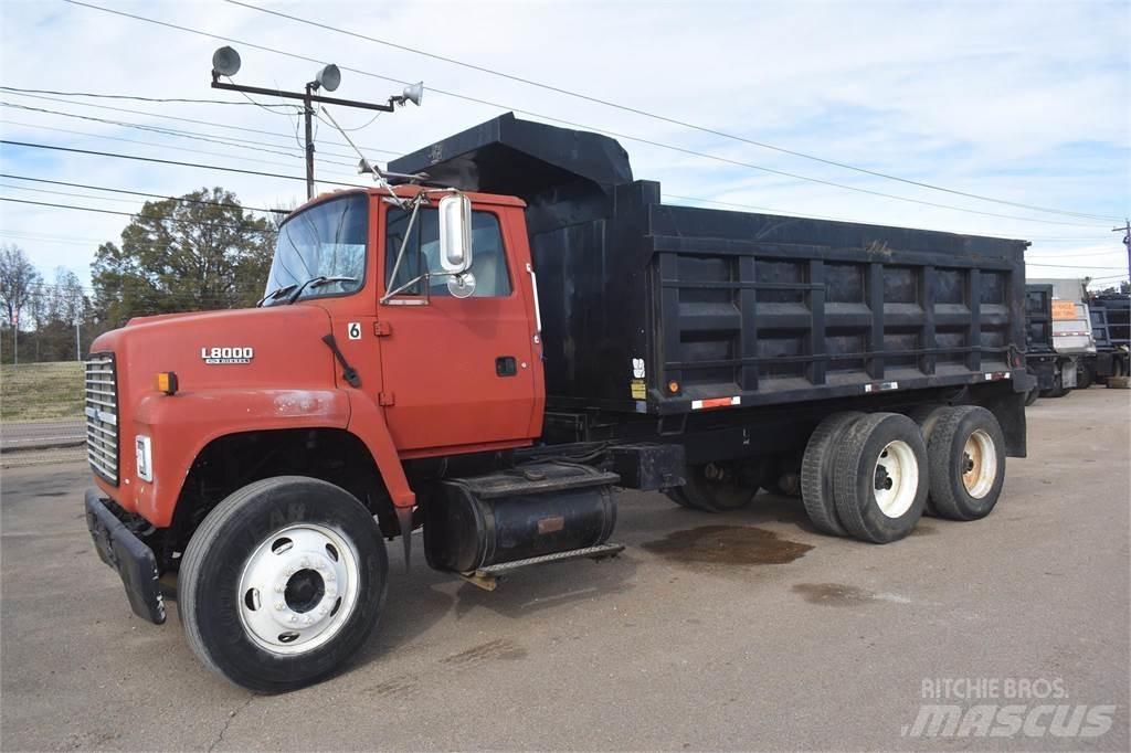 Ford L8000 傾卸式卡車