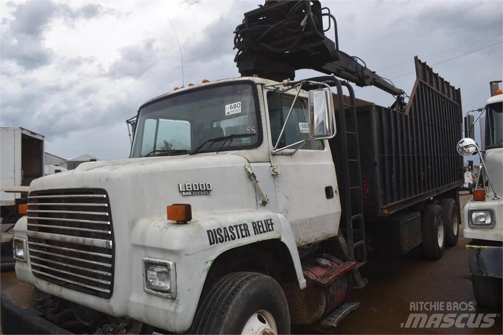 Ford L8000 起重機卡車