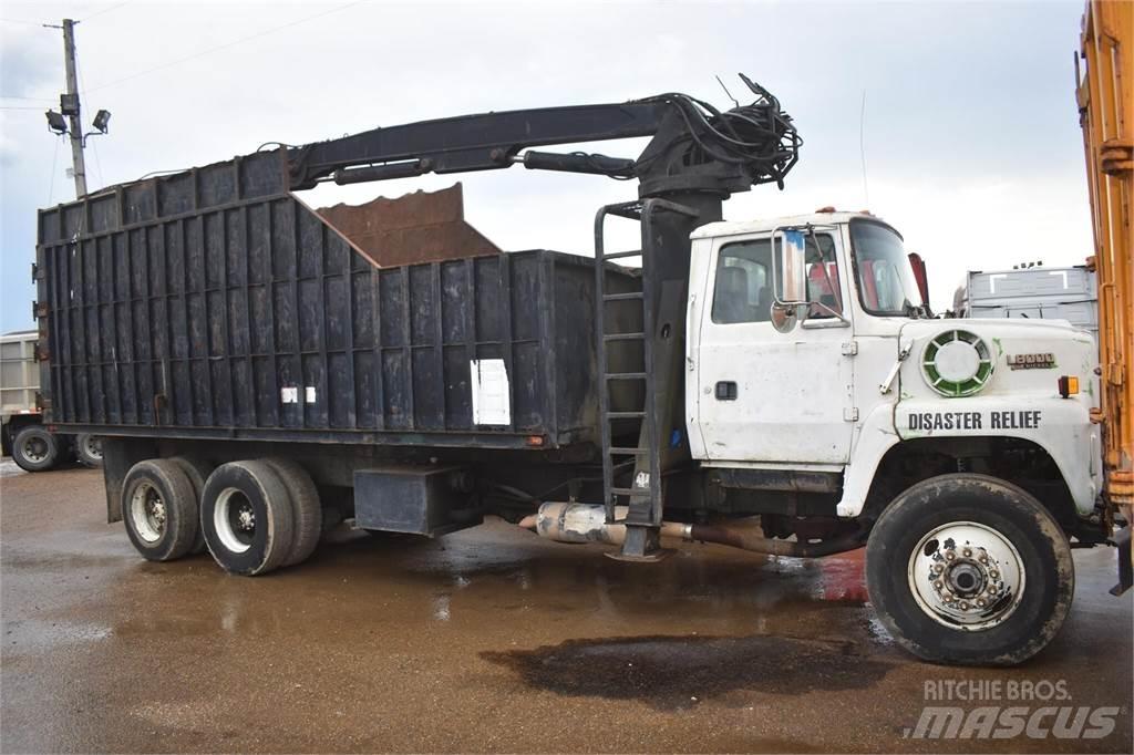 Ford L8000 起重機卡車