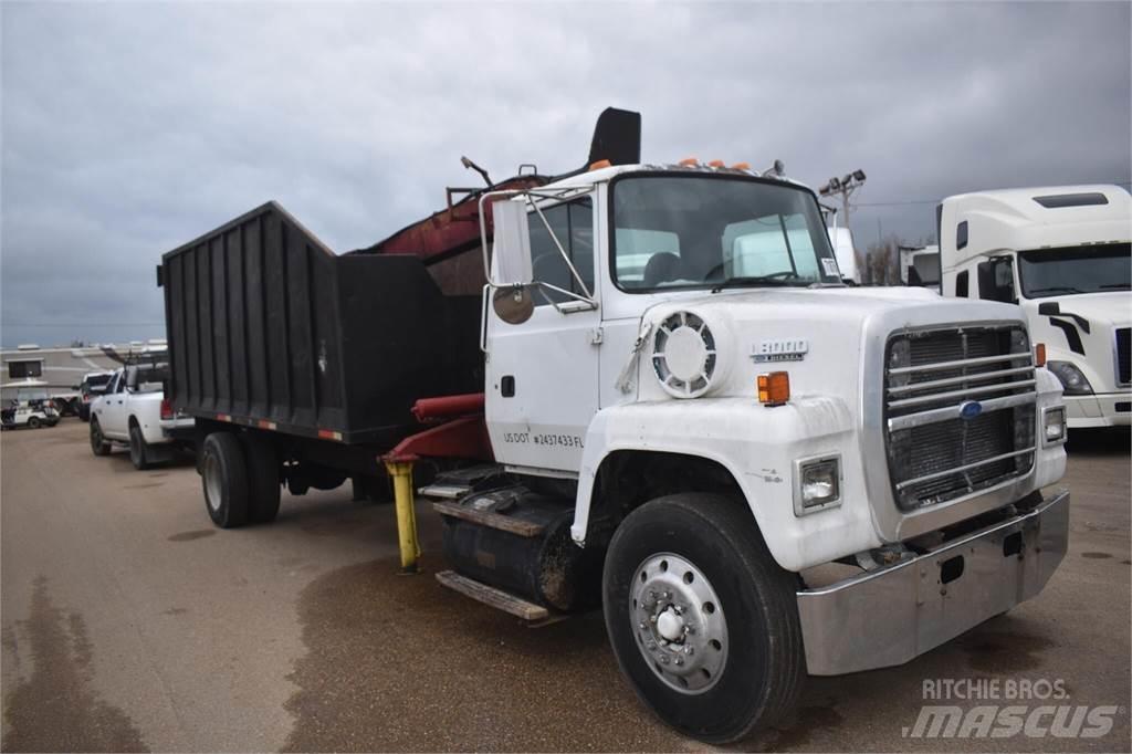 Ford L8000 起重機卡車