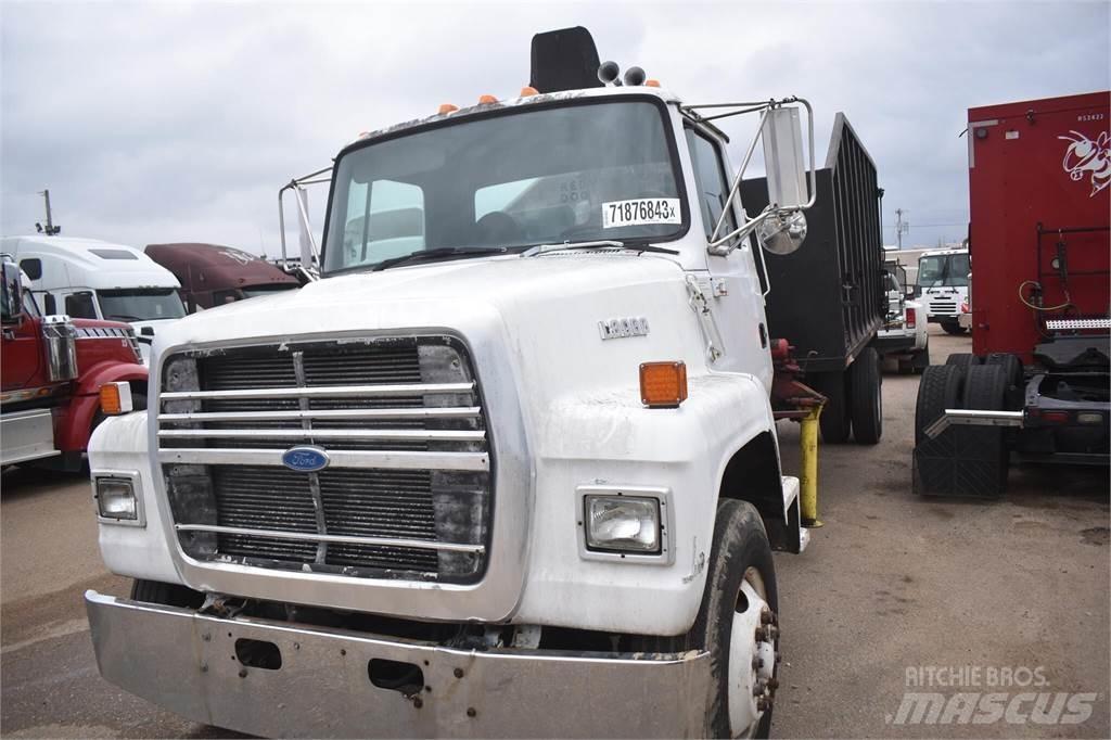 Ford L8000 起重機卡車