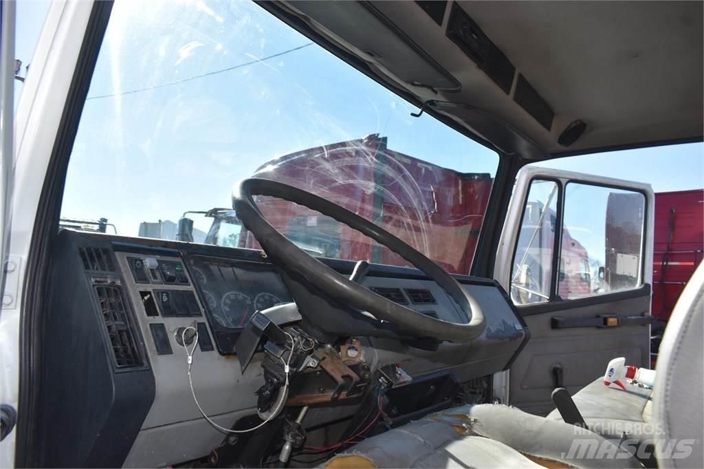 Freightliner FL60 傾卸式卡車
