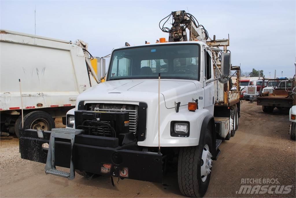 Freightliner FL80 起重機卡車