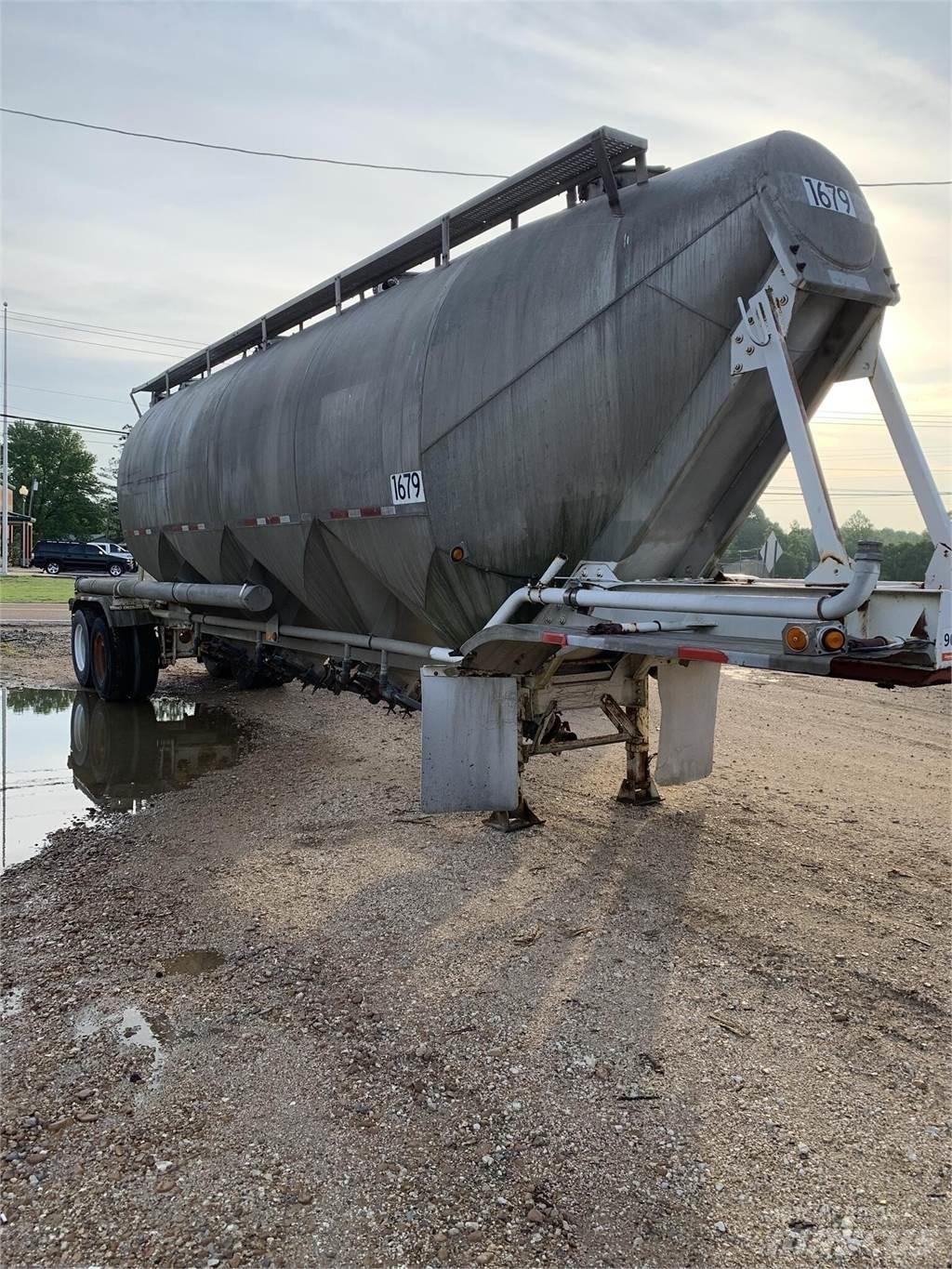Fruehauf  罐體拖車