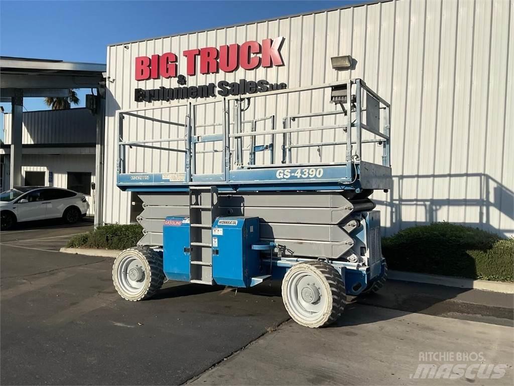 Genie GS4390RT 剪式升降機