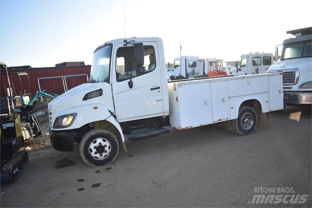 Hino 145 都市/通用型車輛