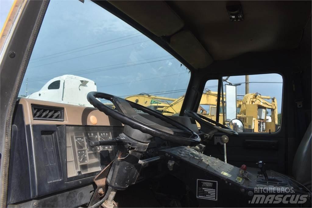 International 4700 清掃車