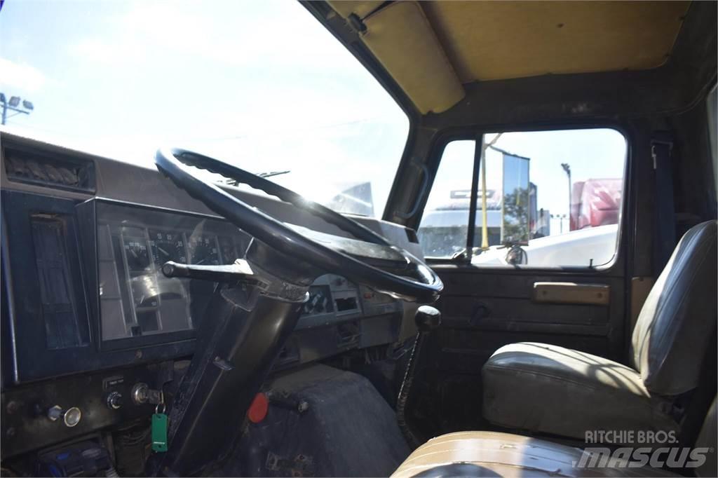 International 4900 傾卸式卡車