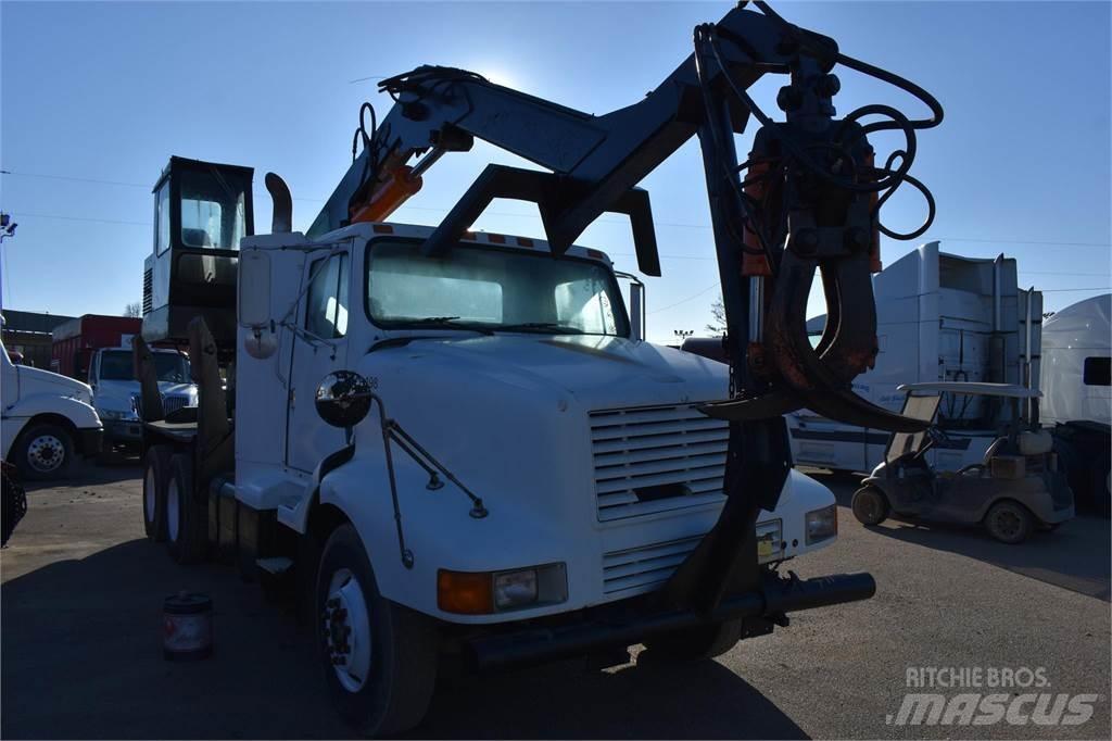 International 8200 起重機卡車