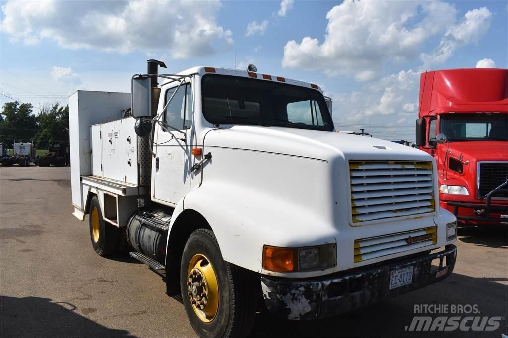 International 8200 運油車