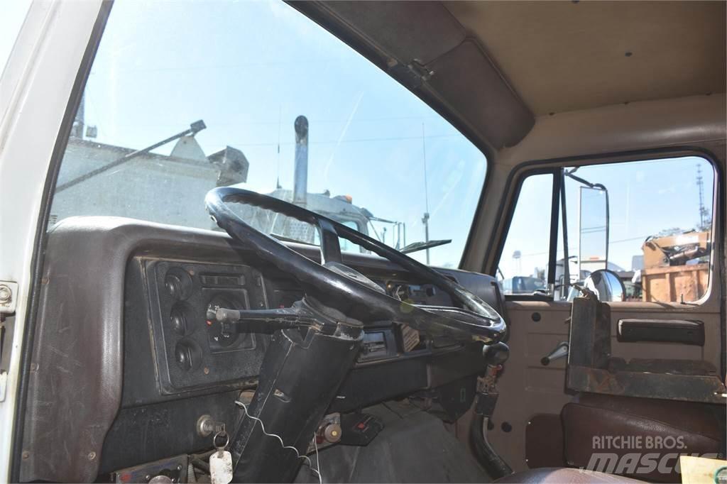 International S1900 傾卸式卡車