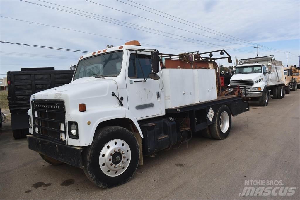 International S2300 運油車