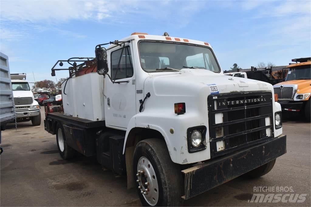 International S2300 運油車