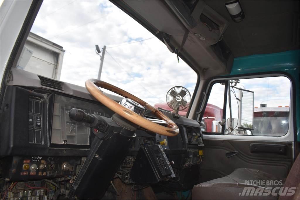 International S2600 傾卸式卡車