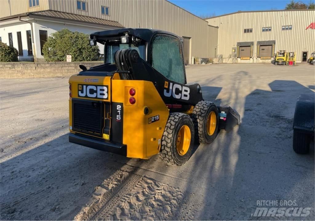 JCB 215 滑移轉向裝載機