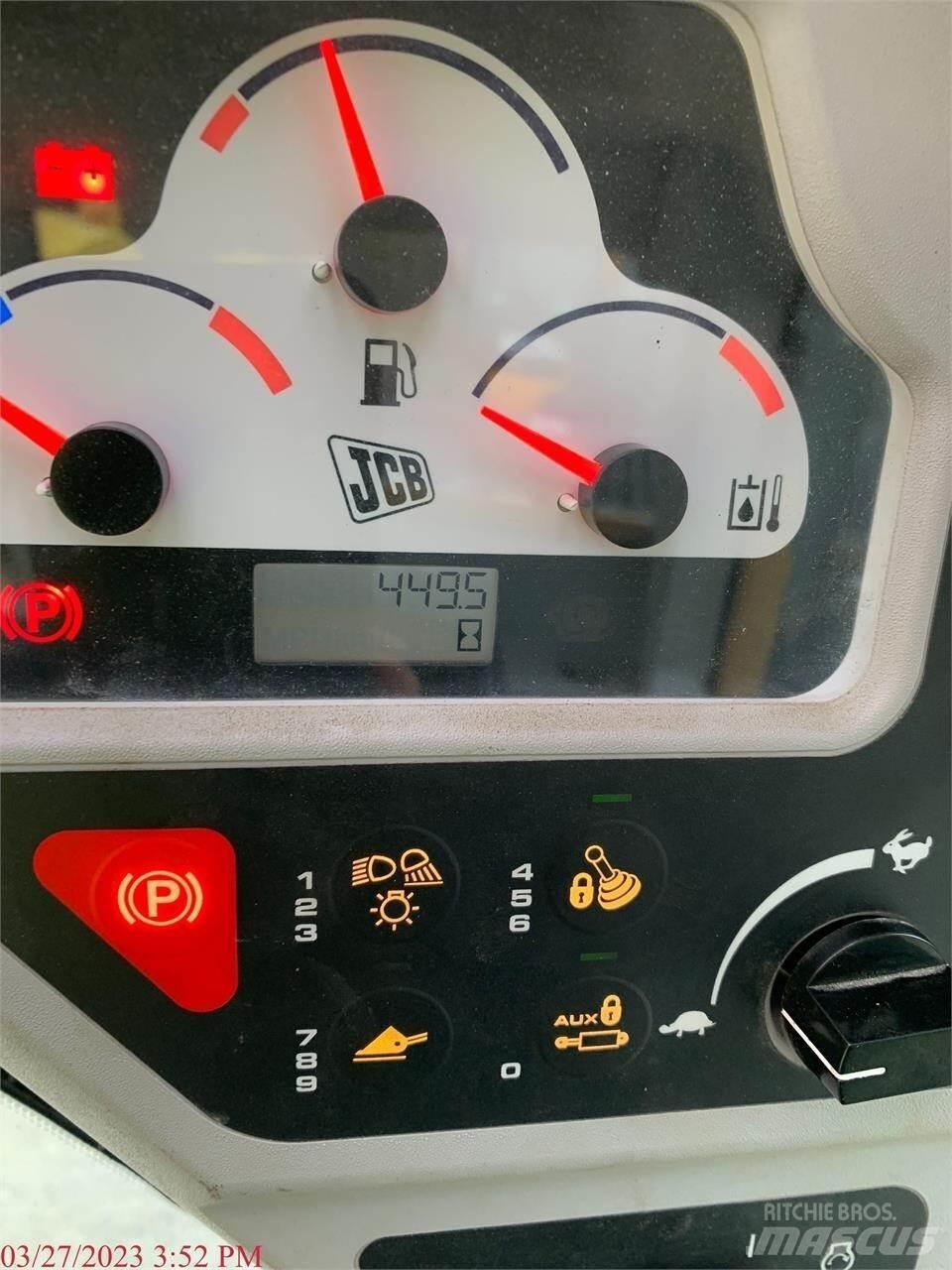 JCB 270 滑移轉向裝載機