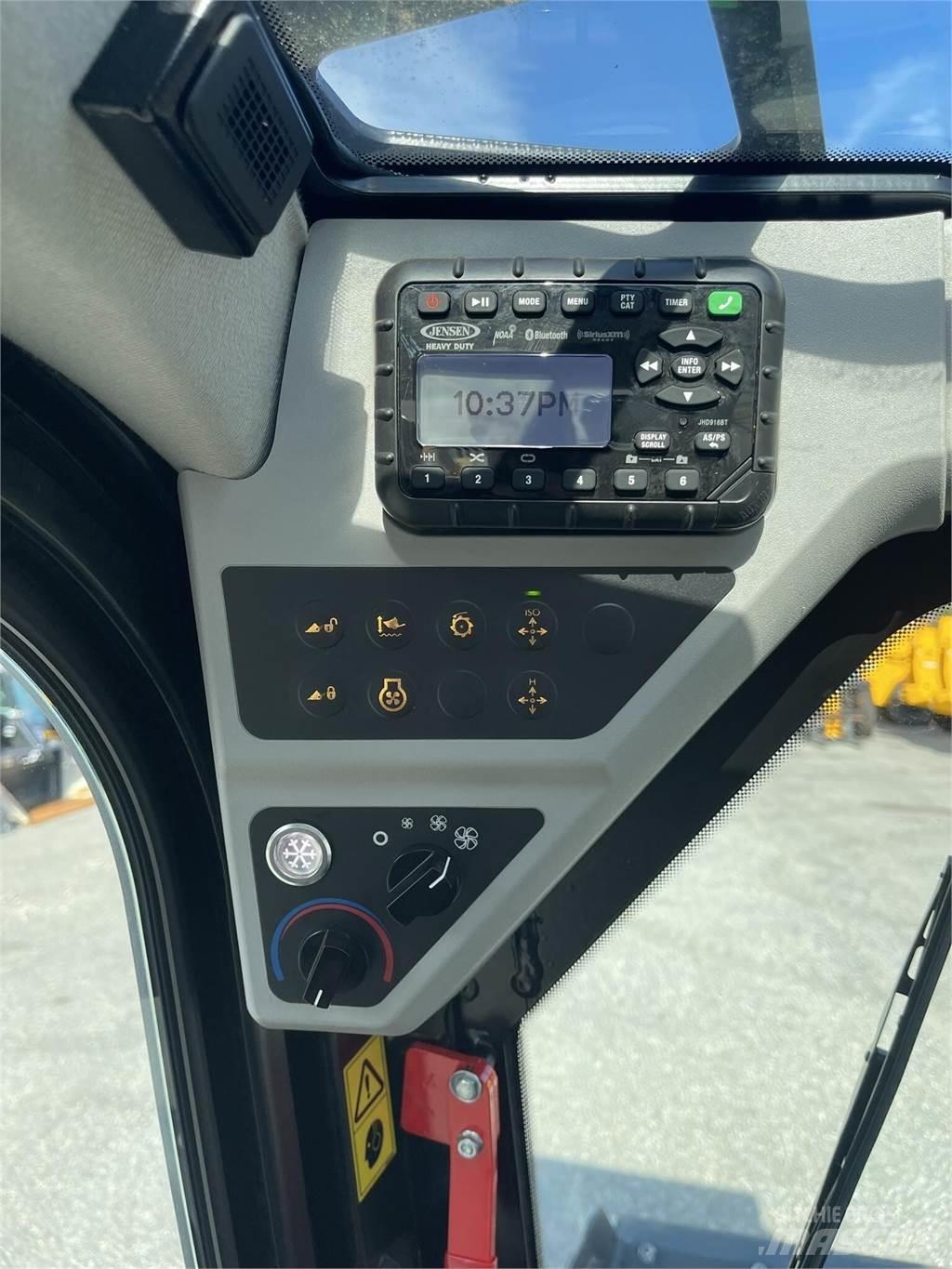 JCB 270 滑移轉向裝載機