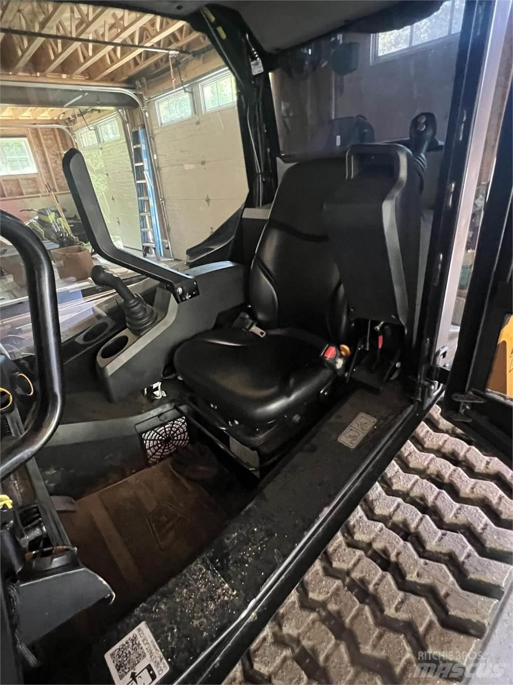 JCB 270T 滑移轉向裝載機