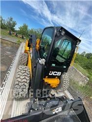 JCB 300 滑移轉向裝載機