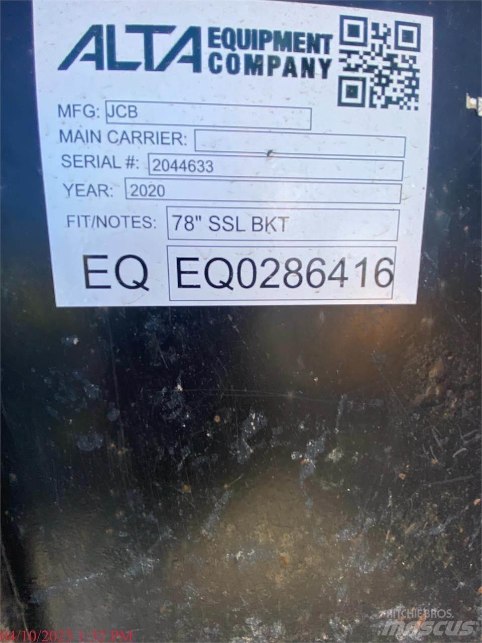 JCB 300T 滑移轉向裝載機